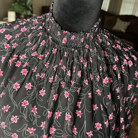 ELIZABETH AND JAMES semi sheer blouse - Picture 4 of 10